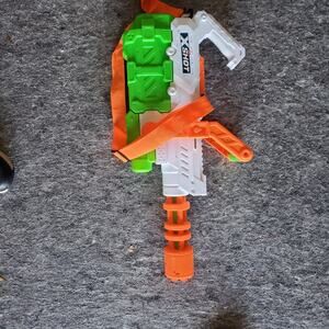 ZURU X-Shot Fast-Fill Hydro Cannon water blaster